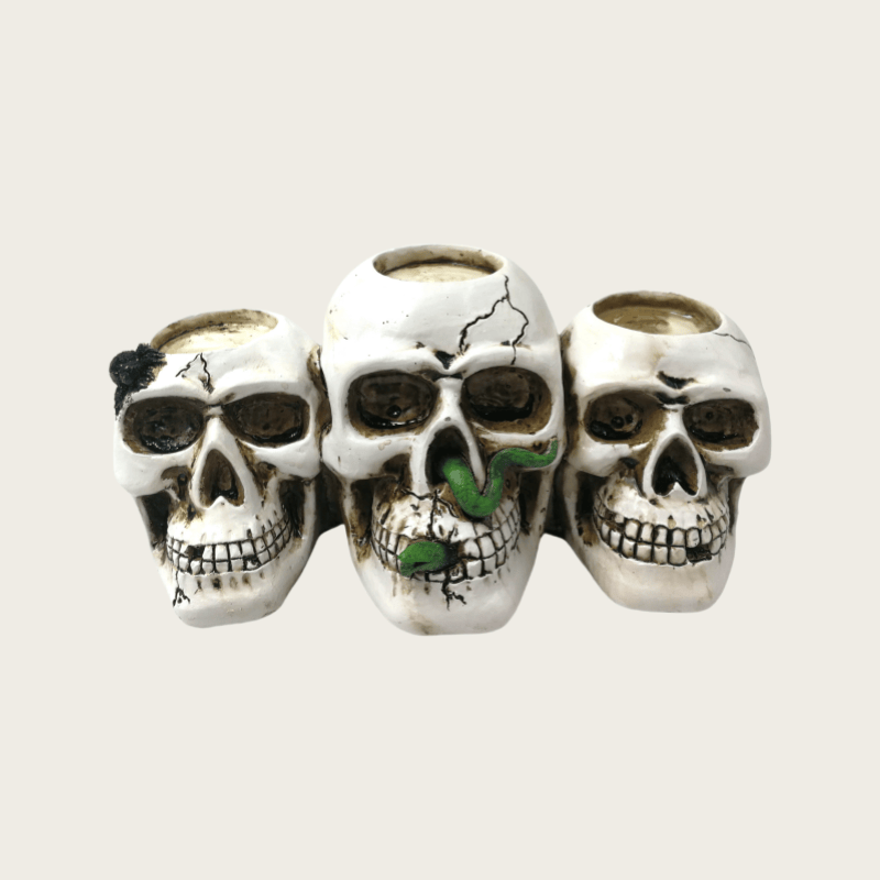 Wholesale Halloween Holiday Skull Fiberglass Sculpture for Garden Party Decoration Giant Skeleton Resin Statue Art Gifts