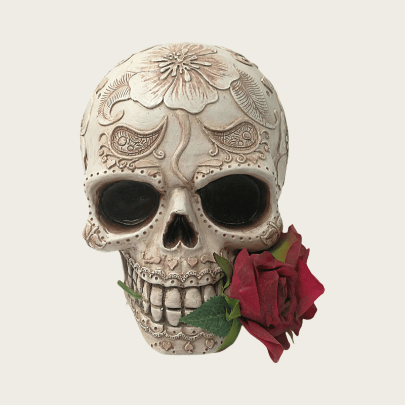 Wholesale Halloween Holiday Skull Fiberglass Sculpture for Garden Party Decoration Giant Skeleton Resin Statue Art Gifts