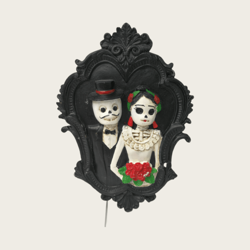 Unique Hot Sale Romantic Halloween Wedding Couple Resin Figurine Bride Groom Skull Sculpture Resin Crafts Home Decoration