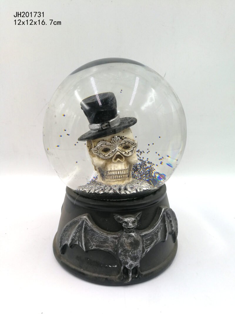 Resin Skull Snow Globe for Halloween Decor