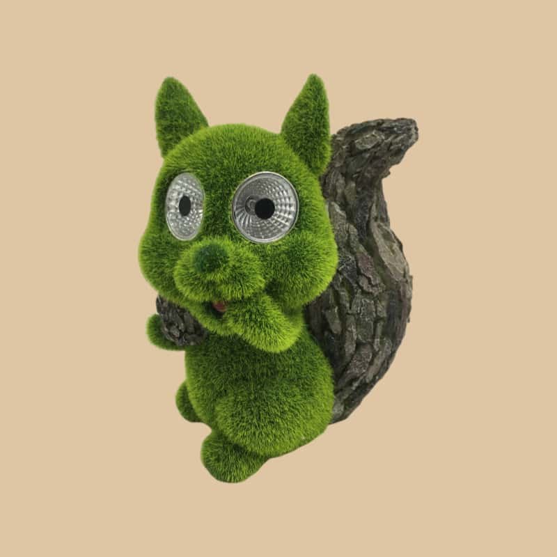 New Arrival Funny Solar Garden Statue Lawn Decor Resin Gnome Sculpture Figurine