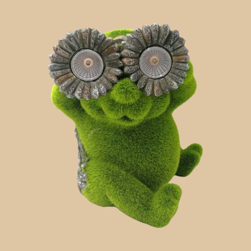 New Arrival Funny Solar Garden Statue Lawn Decor Resin Gnome Sculpture Figurine